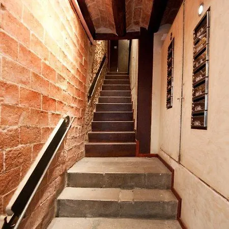Romantic Chic Gothic Barcelona